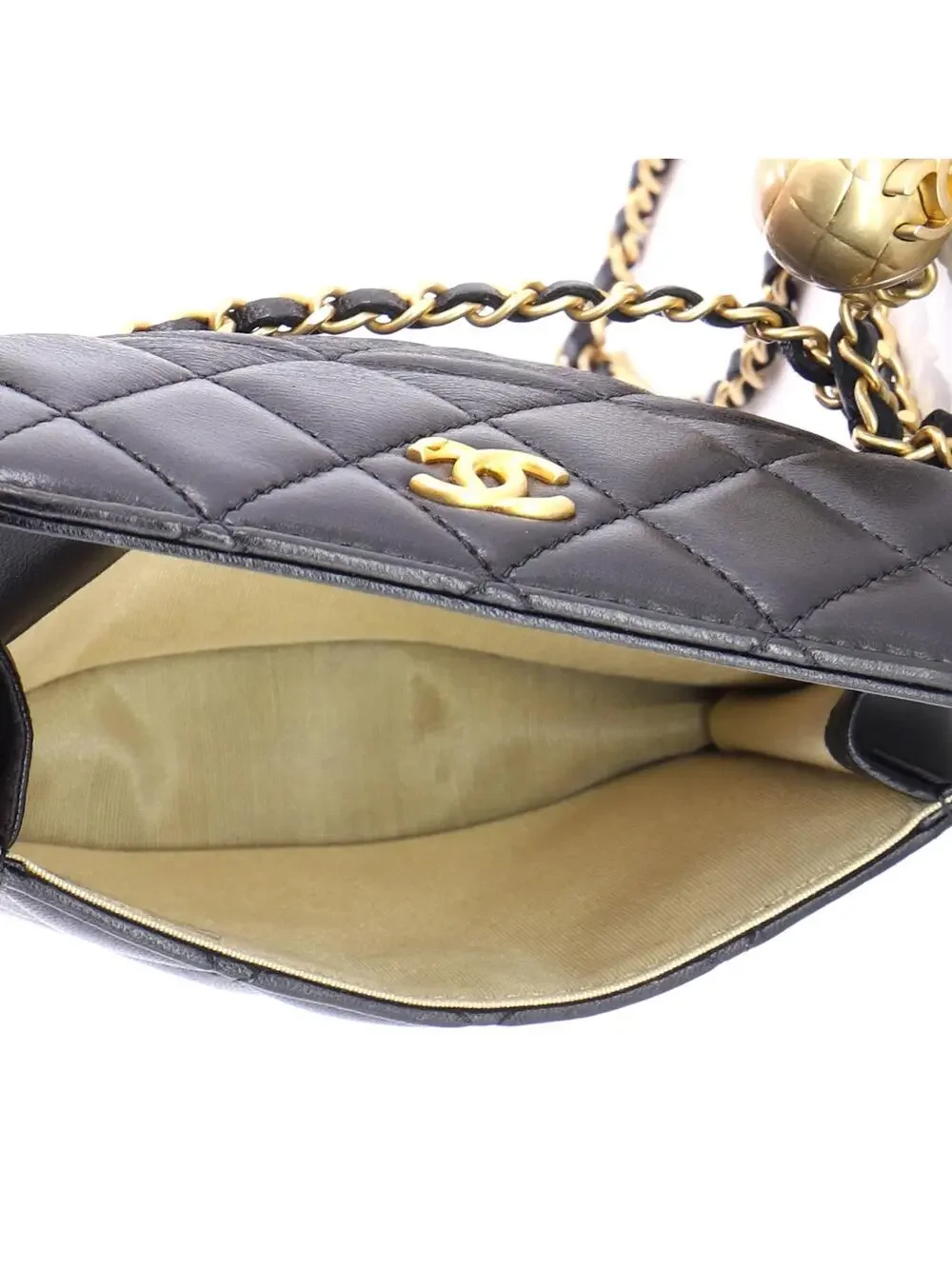 CHANEL elevate your
